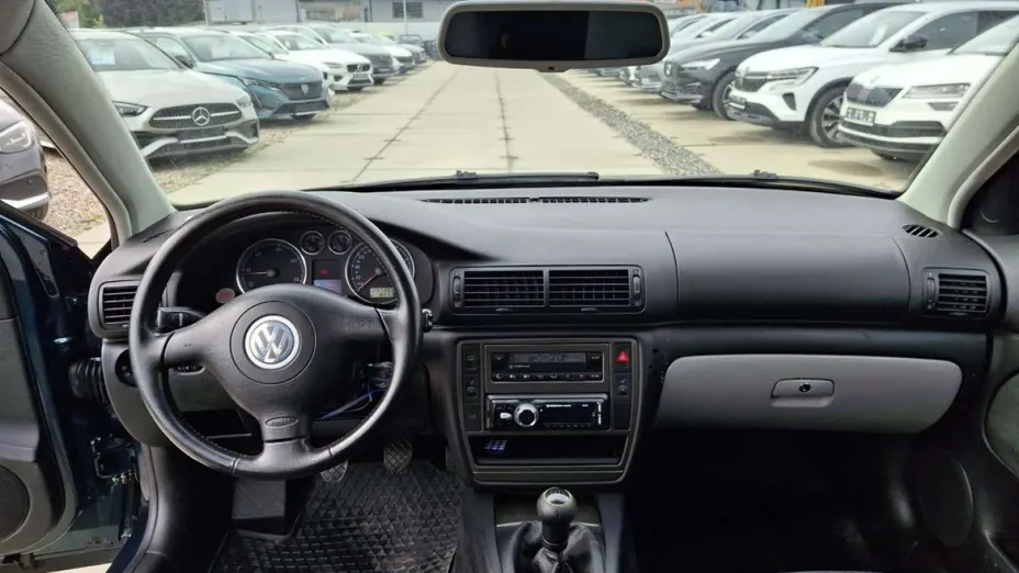 VOLKSWAGEN Passat -