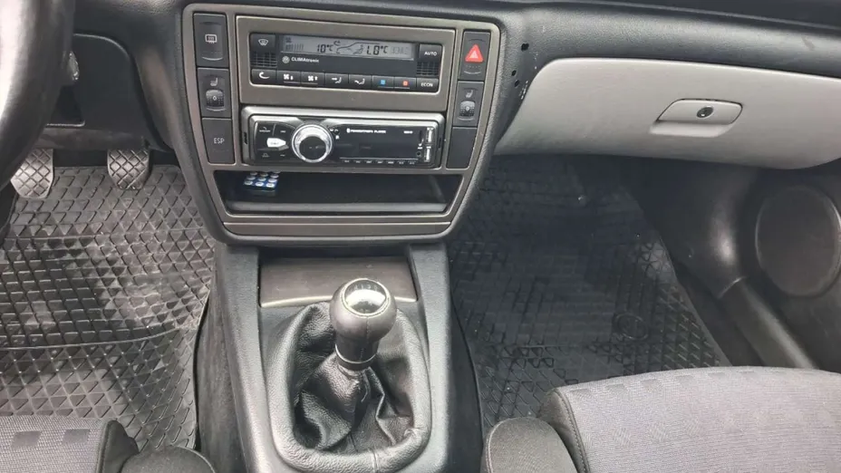 VOLKSWAGEN Passat -