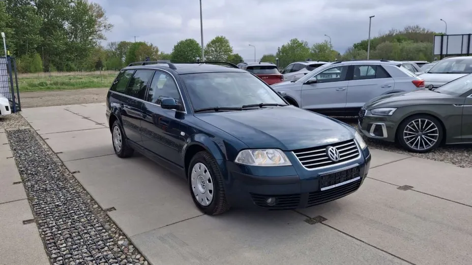 VOLKSWAGEN Passat -