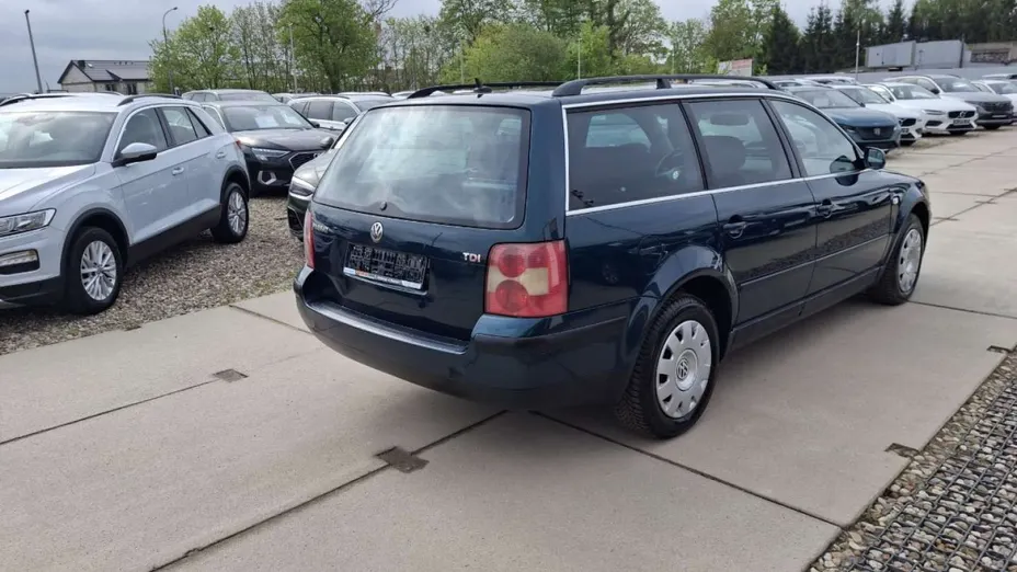 VOLKSWAGEN Passat -