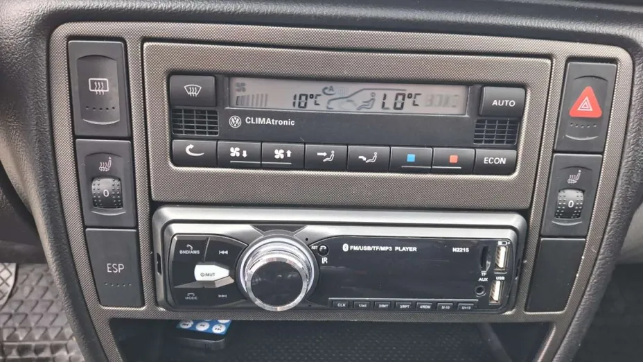 VOLKSWAGEN Passat -