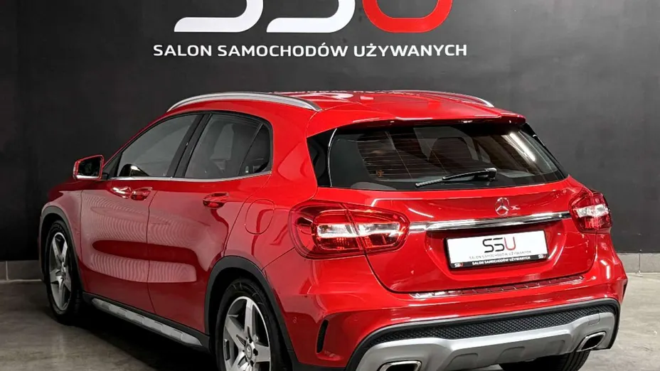 MERCEDES-BENZ GLA -