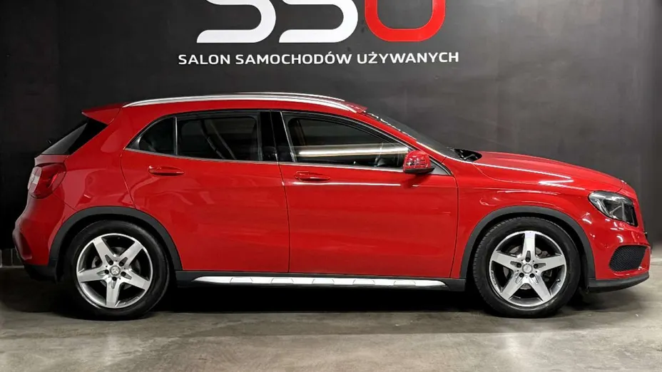 MERCEDES-BENZ GLA -