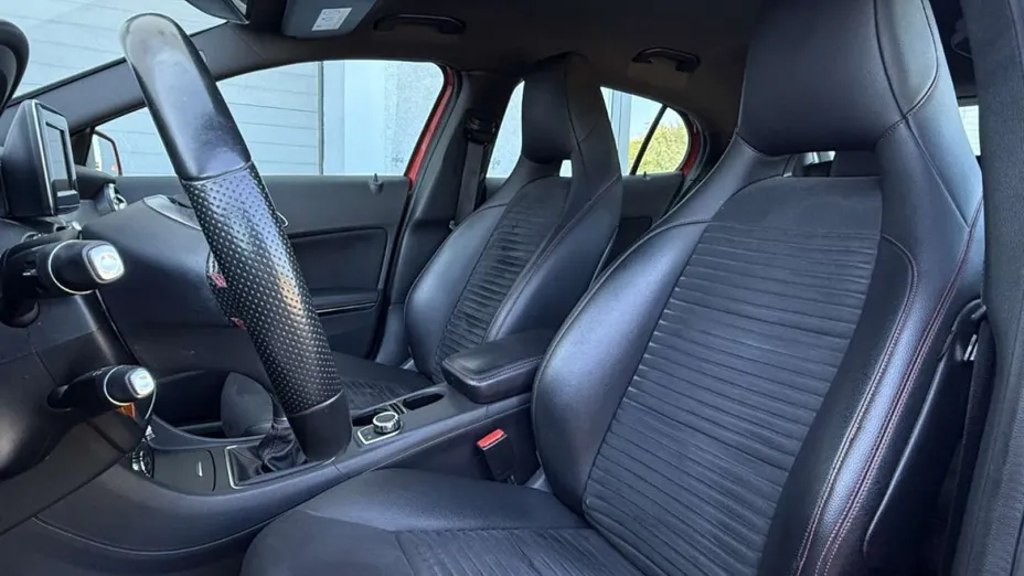 MERCEDES-BENZ GLA -