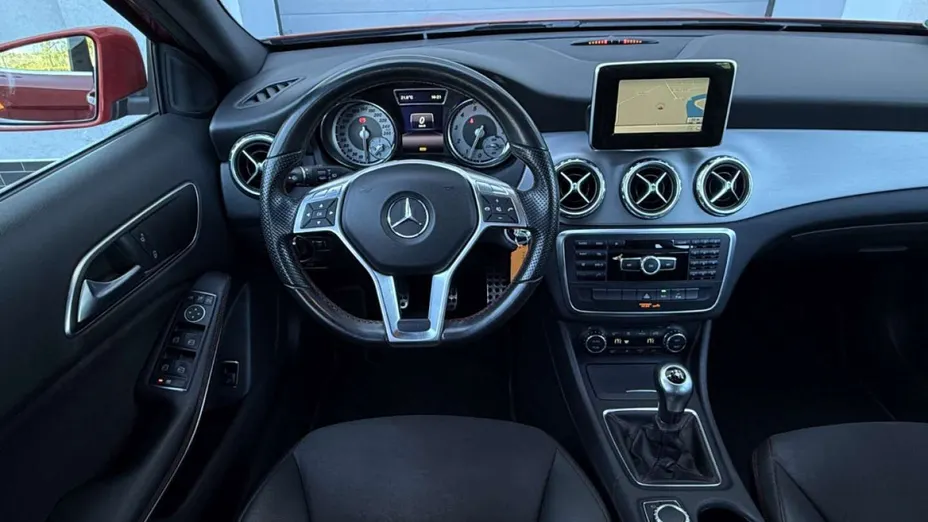 MERCEDES-BENZ GLA -