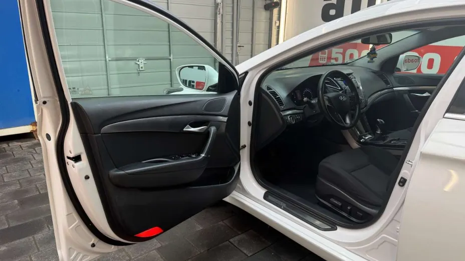 HYUNDAI i40 -