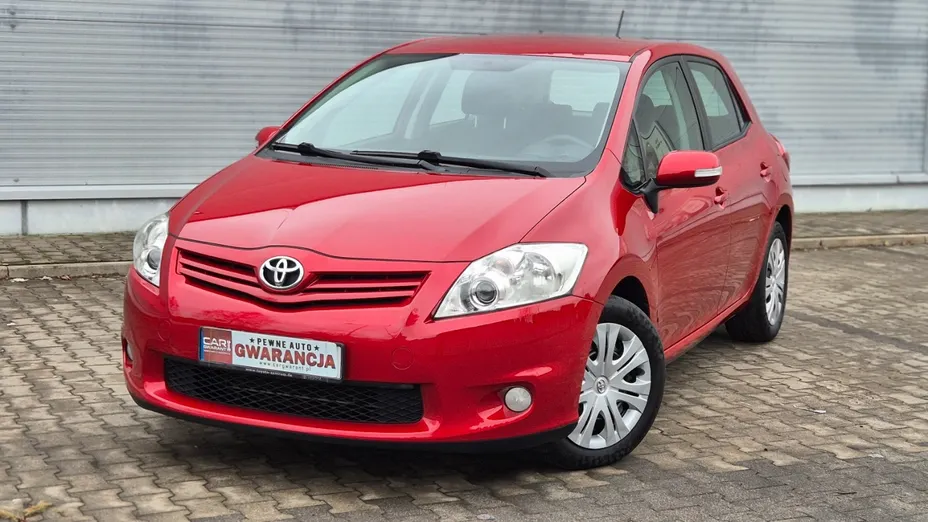 TOYOTA Auris -