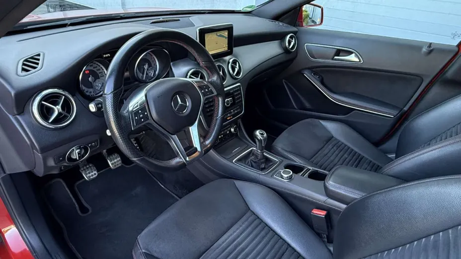 MERCEDES-BENZ GLA -