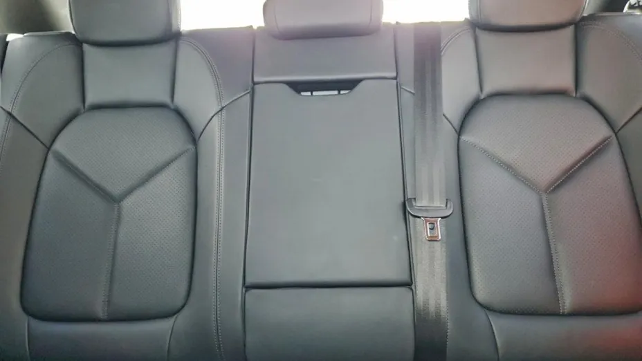 PORSCHE Macan -