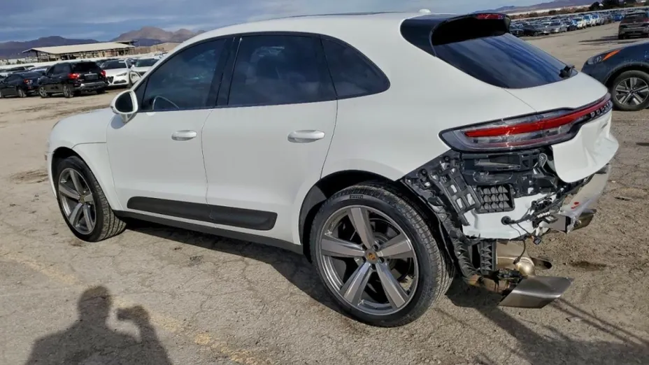 PORSCHE Macan -
