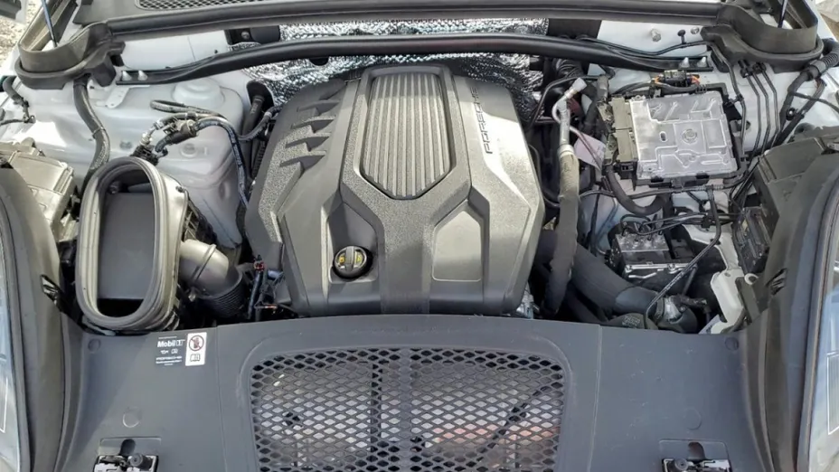 PORSCHE Macan -