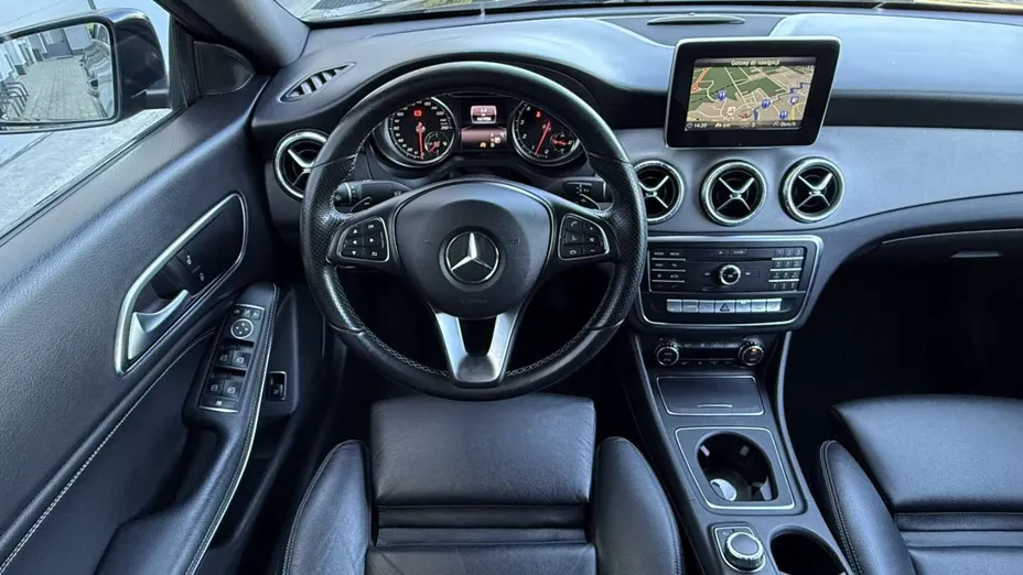 MERCEDES-BENZ CLA -