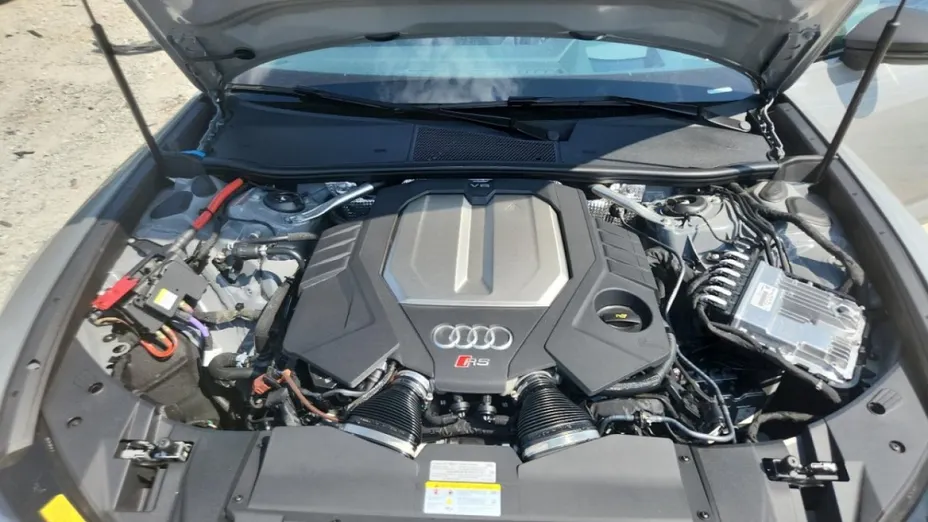AUDI RS6 Avant -