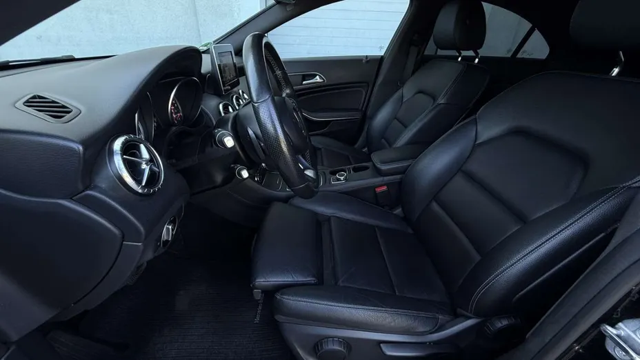 MERCEDES-BENZ CLA -
