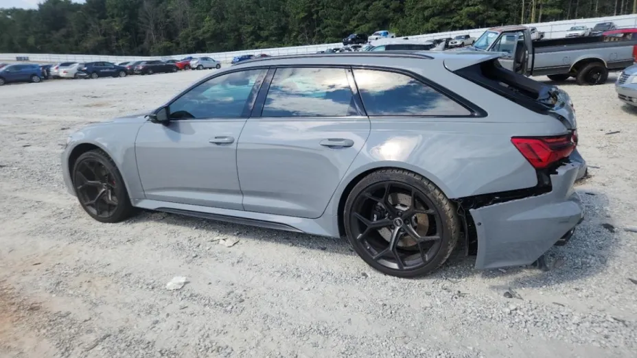 AUDI RS6 Avant -