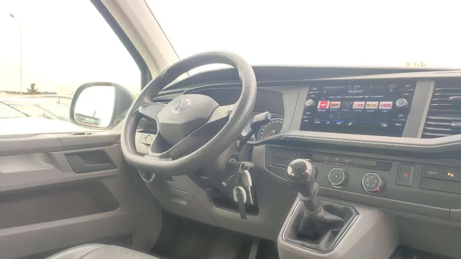 VOLKSWAGEN Transporter -
