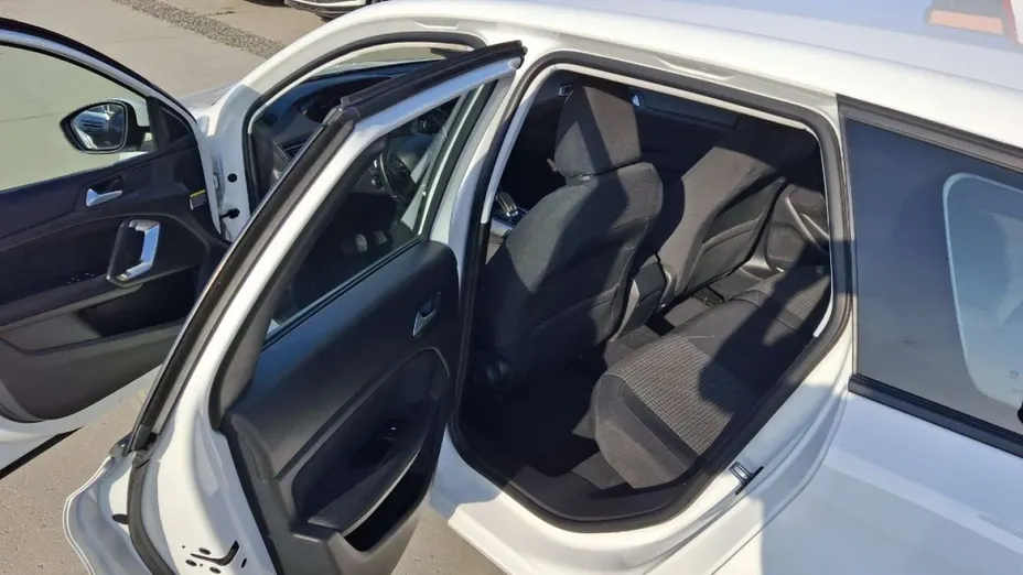 PEUGEOT 308 -