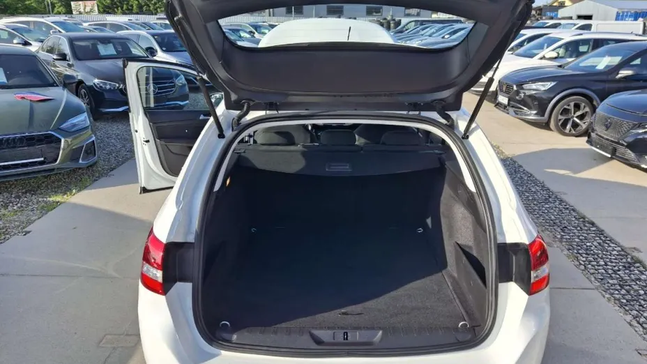 PEUGEOT 308 -