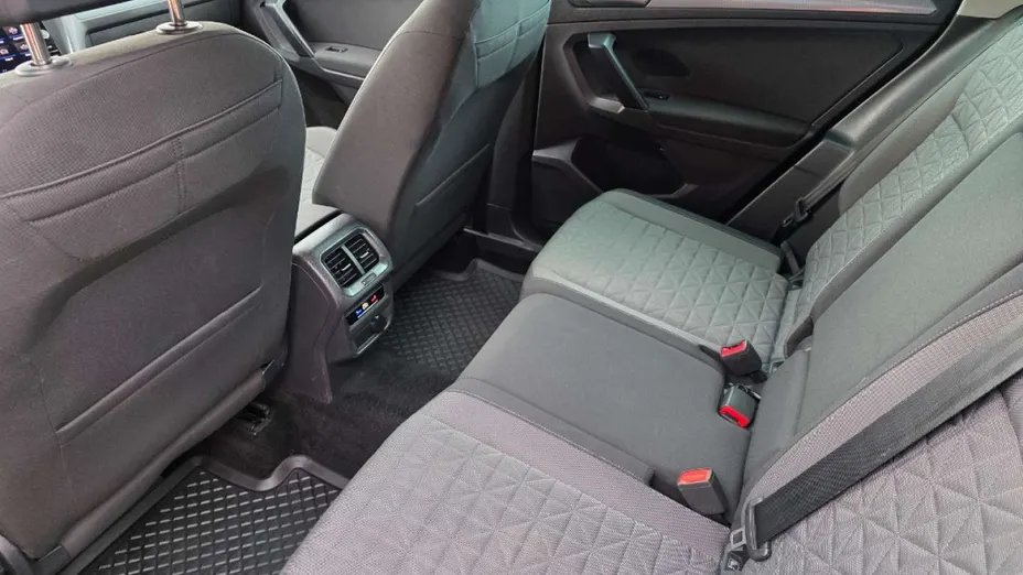 VOLKSWAGEN Tiguan -