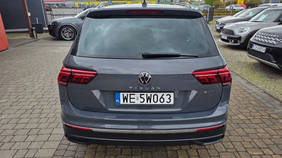 VOLKSWAGEN Tiguan -