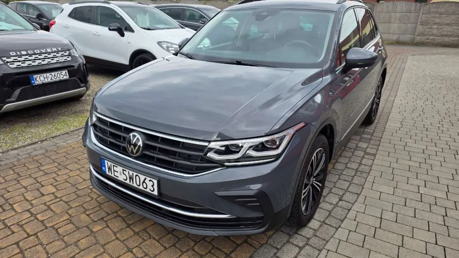 VOLKSWAGEN Tiguan -