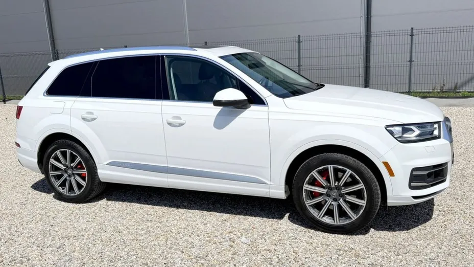 AUDI Q7 -