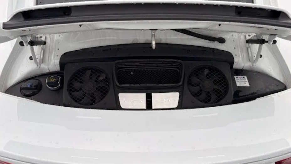 PORSCHE 911 -