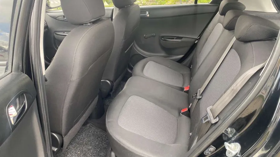 HYUNDAI i20 -