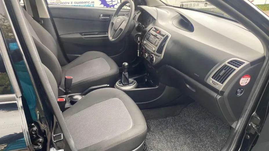 HYUNDAI i20 -