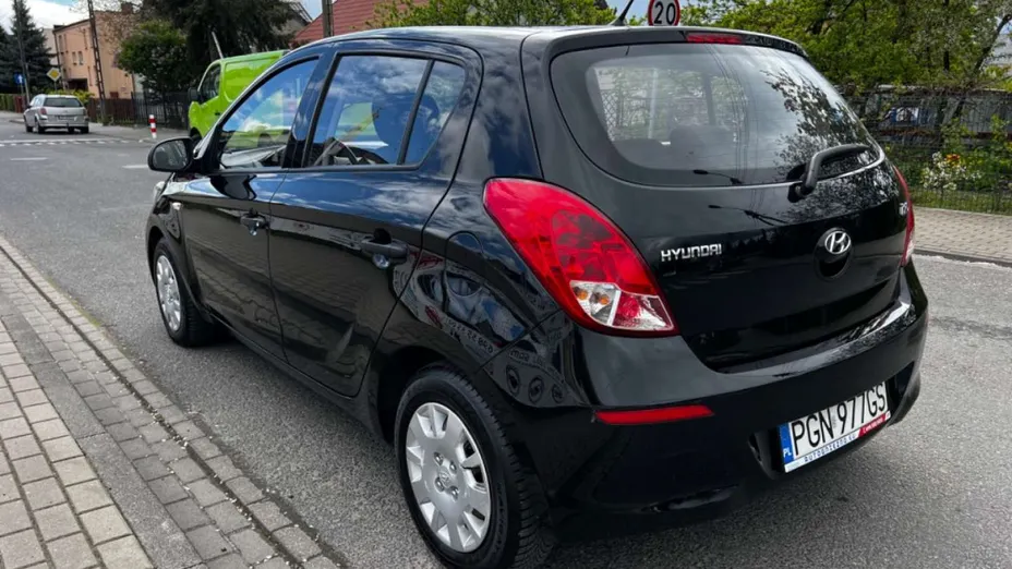 HYUNDAI i20 -