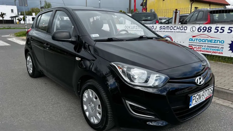 HYUNDAI i20 -
