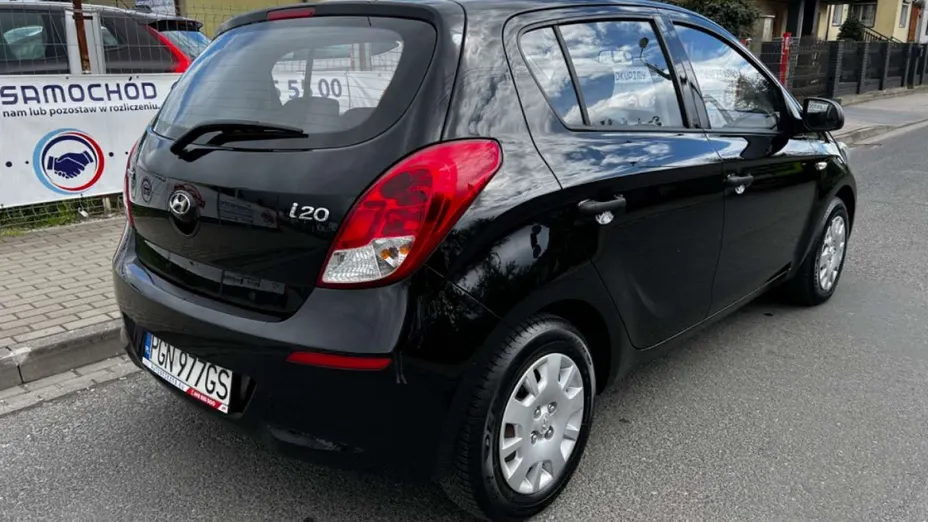 HYUNDAI i20 -