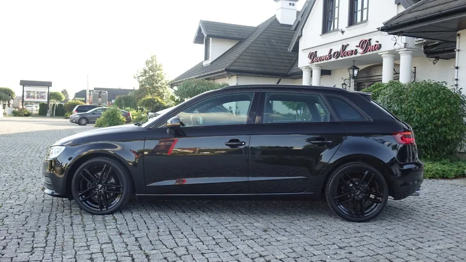 AUDI A3 Sportback -
