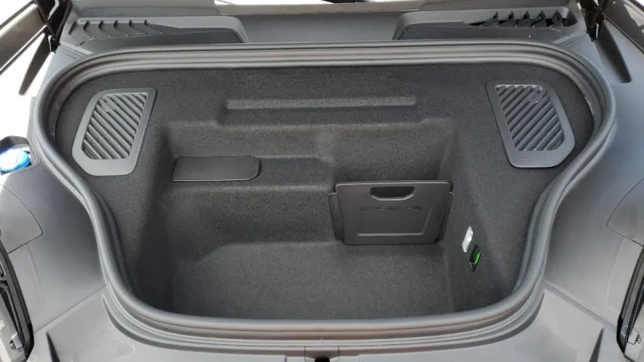 PORSCHE Macan -