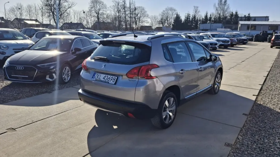 PEUGEOT 2008 -