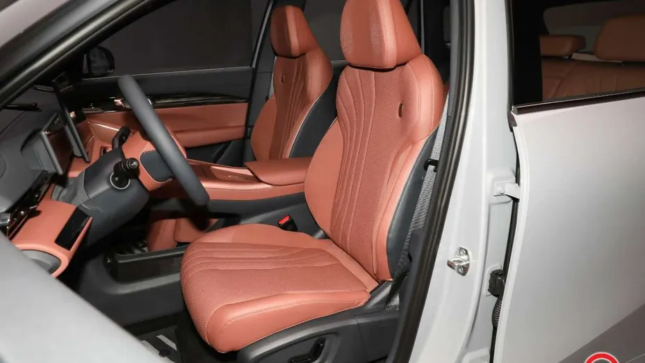 GEELY EX5 -