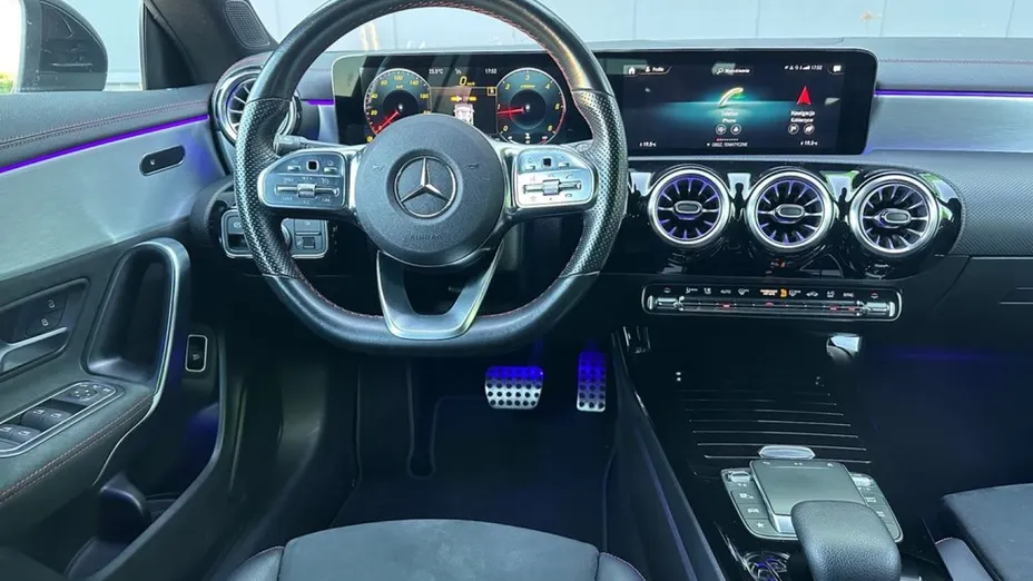 MERCEDES-BENZ CLA -