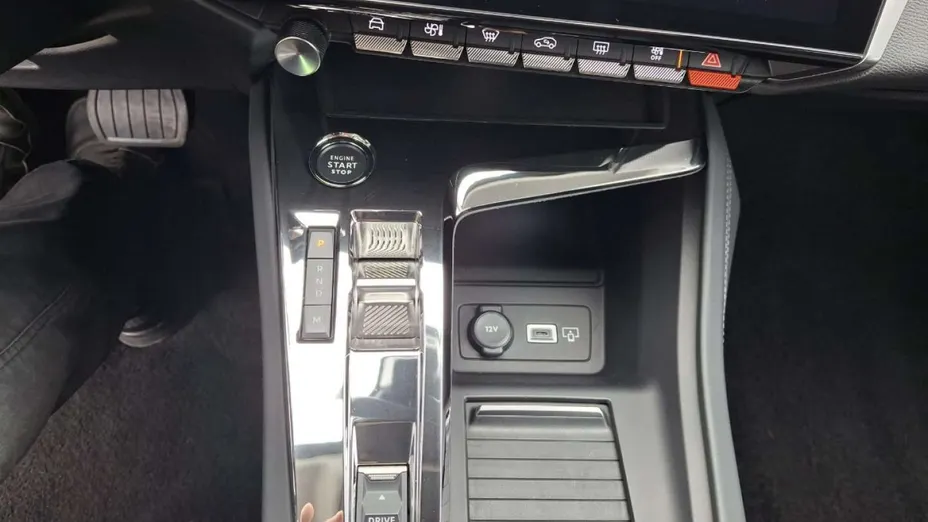 PEUGEOT 308 -