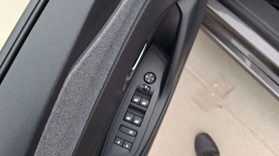 PEUGEOT 308 -