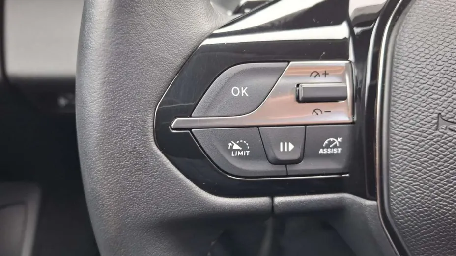 PEUGEOT 308 -