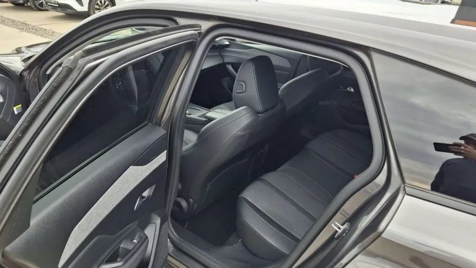 PEUGEOT 308 -