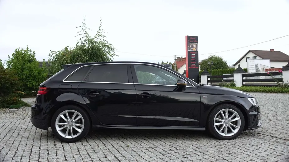 AUDI A3 Sportback -