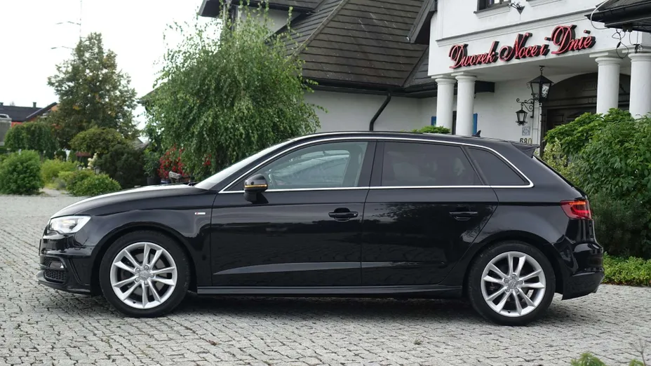 AUDI A3 Sportback -