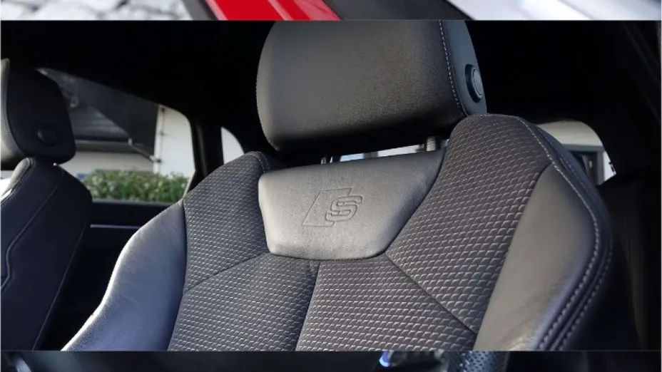 AUDI Q3 -