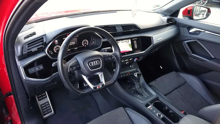 AUDI Q3 -