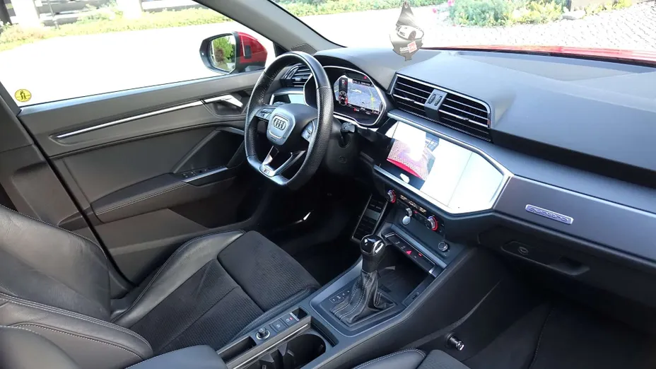 AUDI Q3 -