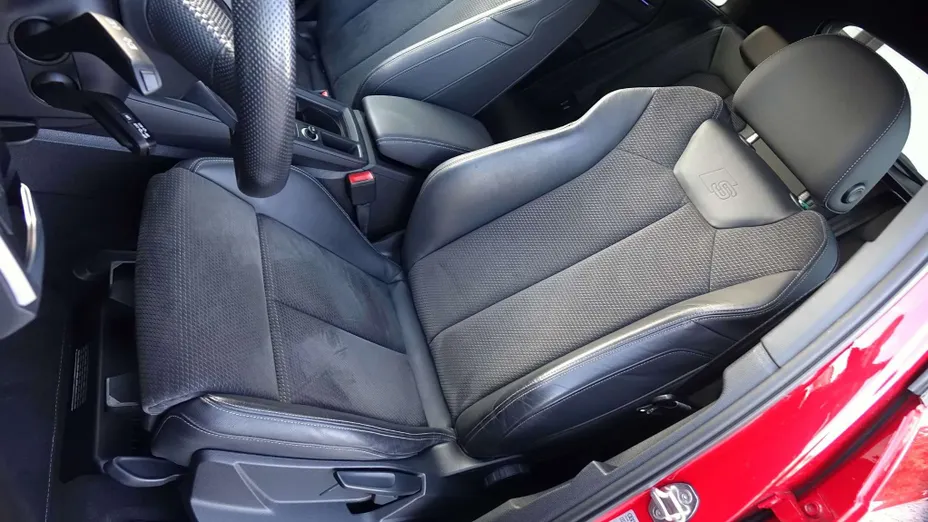 AUDI Q3 -