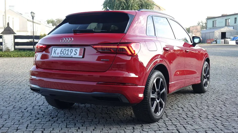 AUDI Q3 -