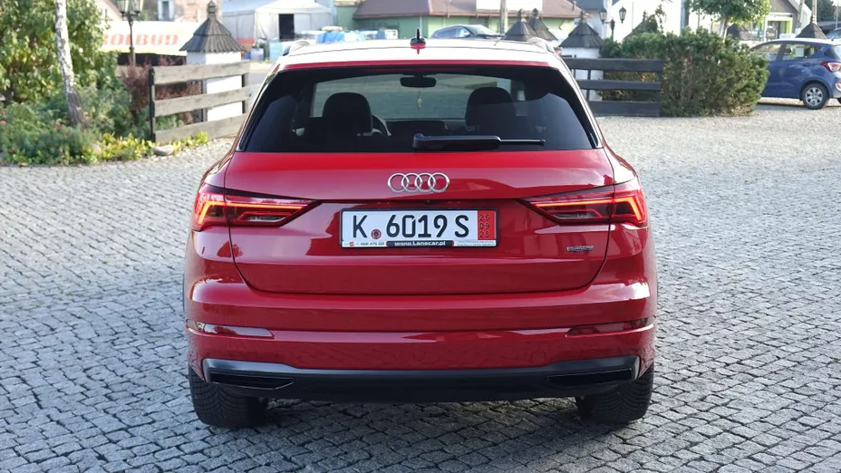 AUDI Q3 -
