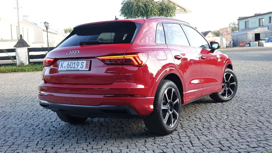 AUDI Q3 -